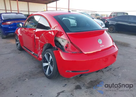 2013 Volkswagen Beetle 2.0T Turbo z USA, uszkodzony, nr VIN 3VWVT7AT4DM679222